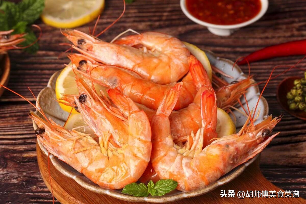 水煮虾为什么水是黄色的,水煮虾是冷水下还是水开下