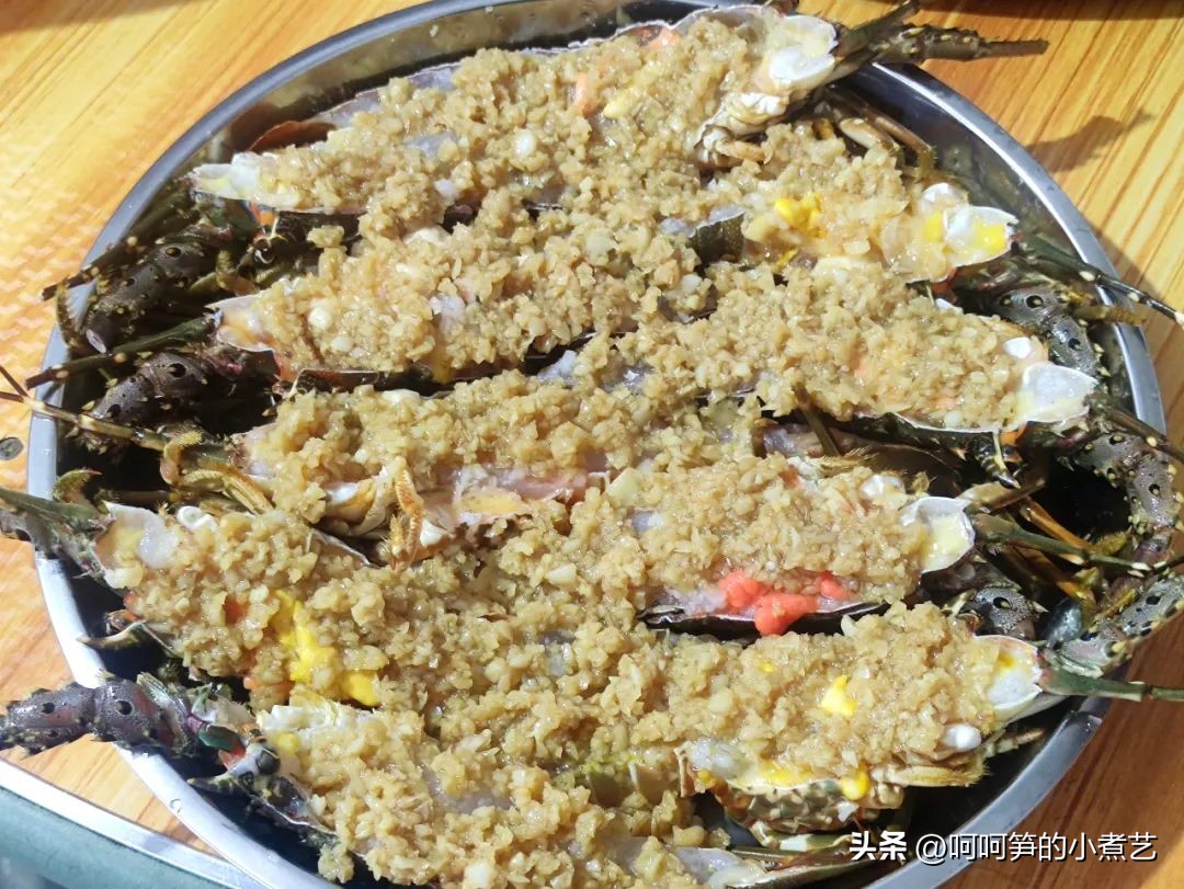 蒜蓉蒸小青龙的蒜蓉熬制,蒜蓉酱蒸小青龙