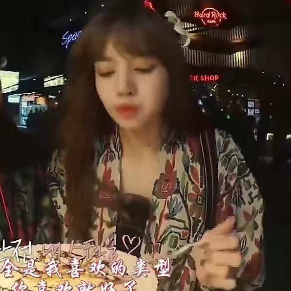 “人间芭比”Lisa：靠一个动作成顶流巨星，年仅20岁坐拥过亿身价