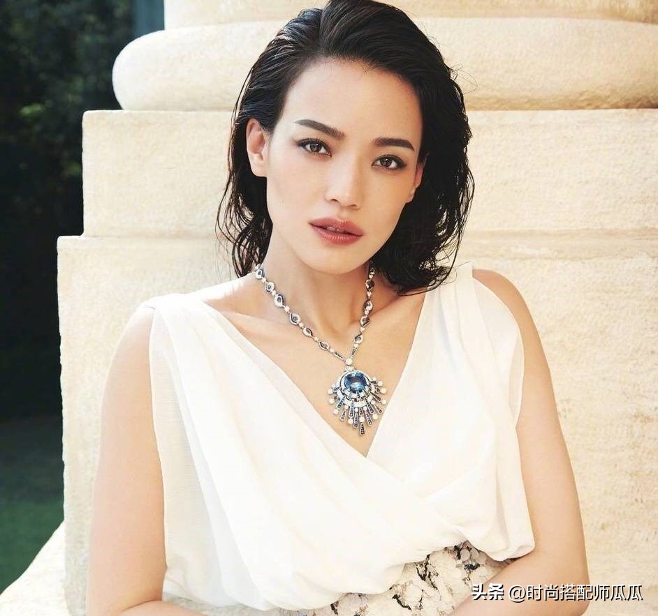 高颧骨的女人为何越来越多,高颧骨长脸女生化妆为什么显老