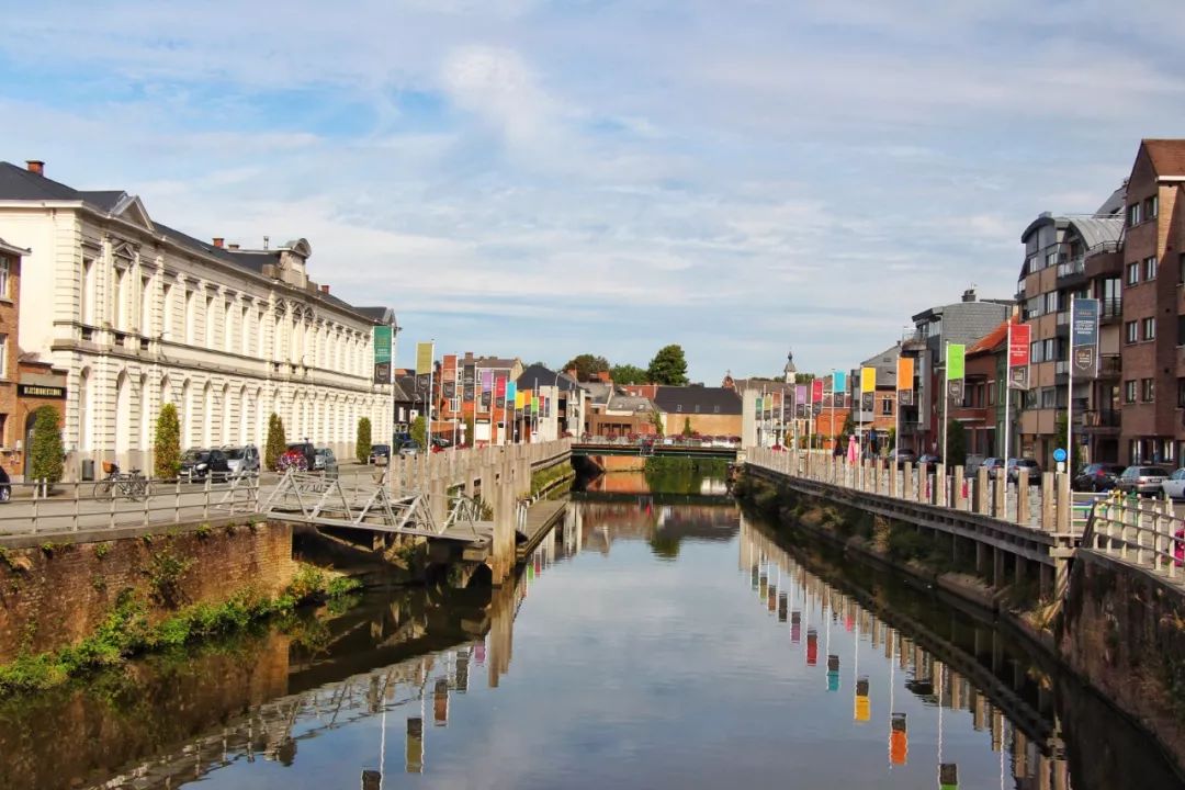 开车去欧洲第25集：同性婚姻、安乐死合法的西欧小国，了解一下？