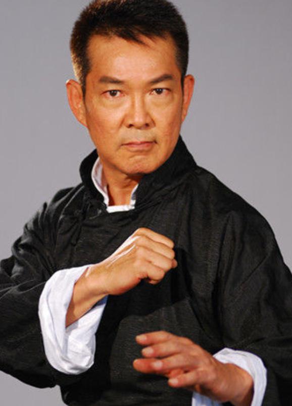 7次断手、全身100多针、大小便*禁失**，这些武打明星让人动容