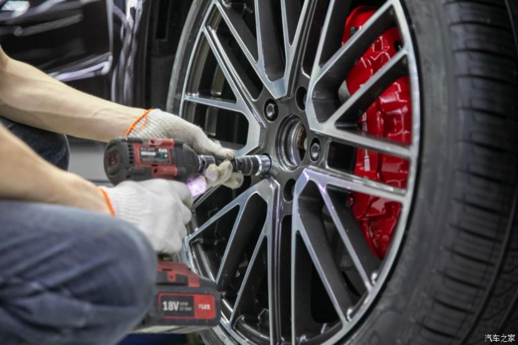 青岛保时捷panamera,保时捷panamera原车19寸轮毂