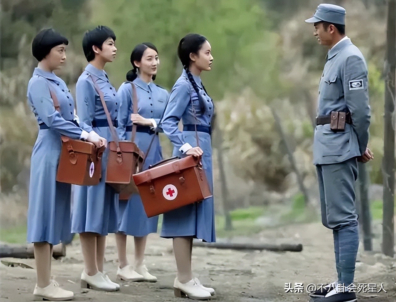 用扑克牌杀鬼子抗日神剧,包子雷抗日神剧是第几集