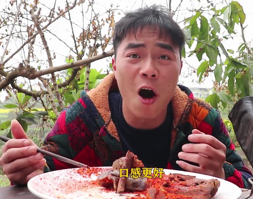 歪厨子余小二央视,歪厨子余小二靠啥爆火