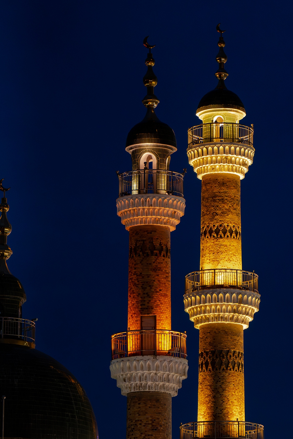 夜幕下的乌鲁木齐尼康小三元*疆新**试用手记