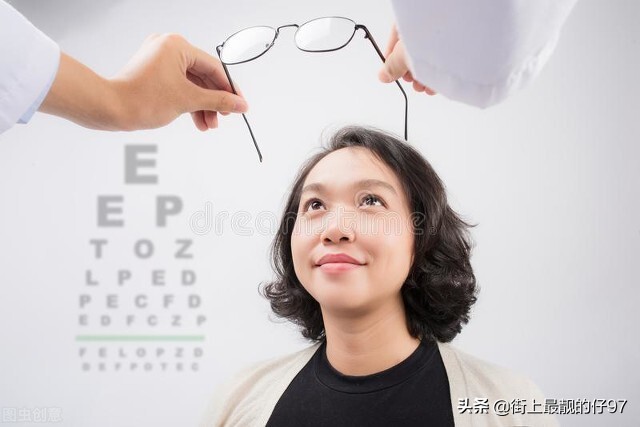 眼镜验光师报考条件,女生做眼镜累吗