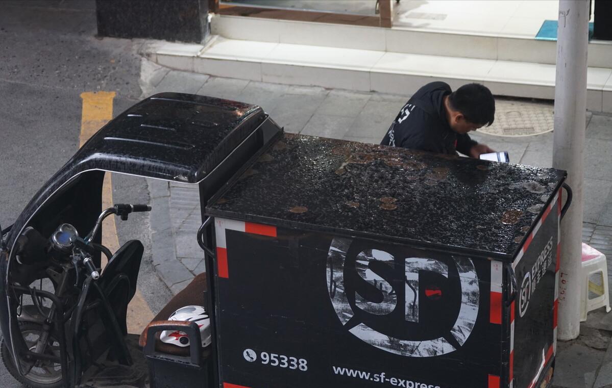 赚钱的行业就是缺人的行业,现在同城速递日入千元,司机坐不住了