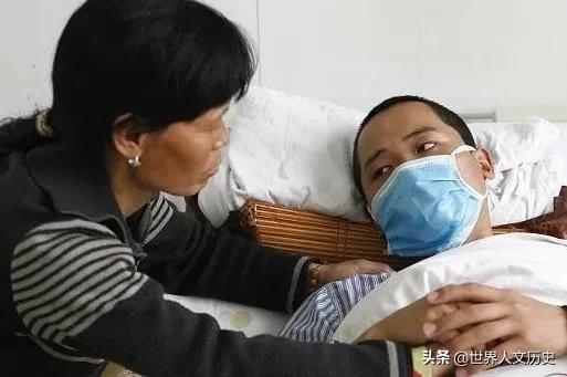 当年瞒着父母卖肾换手机的男孩怎么样了？获赔百万，现状令人担忧