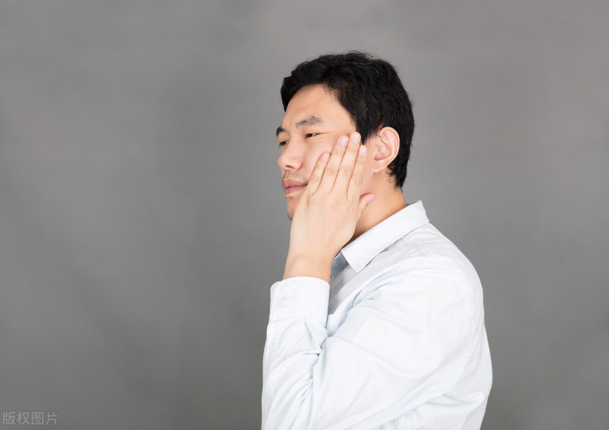 喉咙痛除了抗生素还可以吃什么,喉咙疼吃什么抗生素比较有效