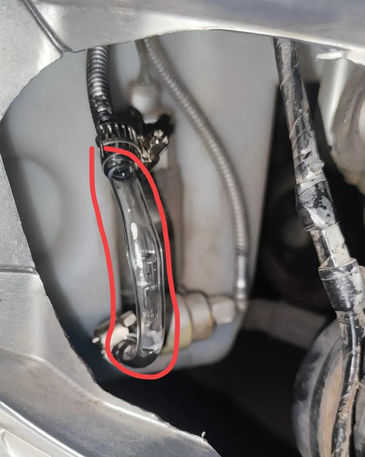 高尔夫6雨刮器胶条更换图解,高尔夫6后雨刮器不喷水断了