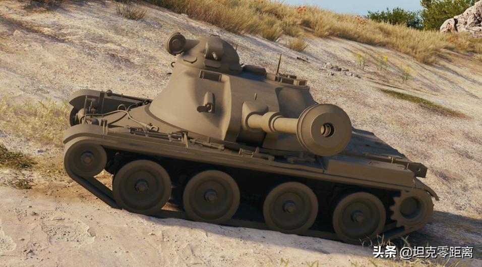 一梭子爆杀1600血！售价246元M系“疯狗”8金中坦还值得掏钱吗？