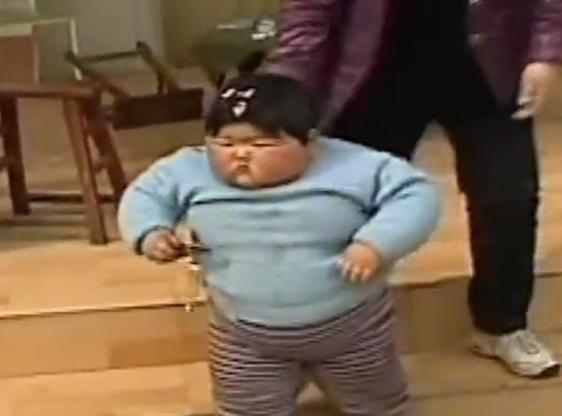 10岁女孩体重120斤怎么办,2岁女童体重高达92斤