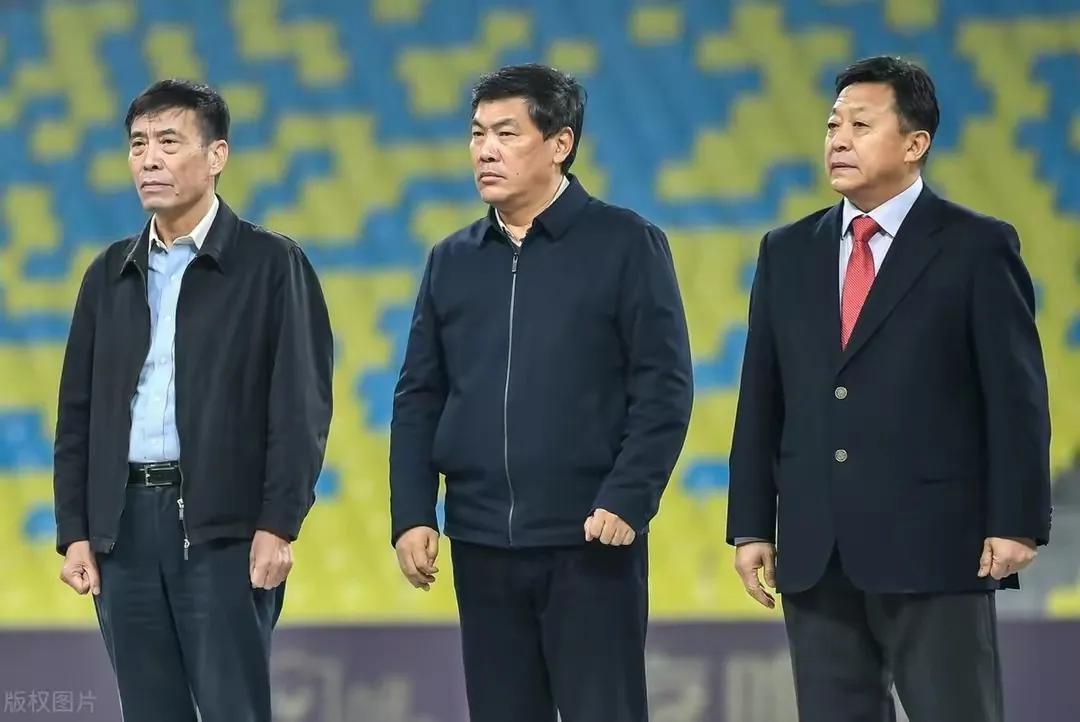 前国安名脚炮轰中国足协毒瘤，称李铁只是替罪羊！球迷：是个狠人