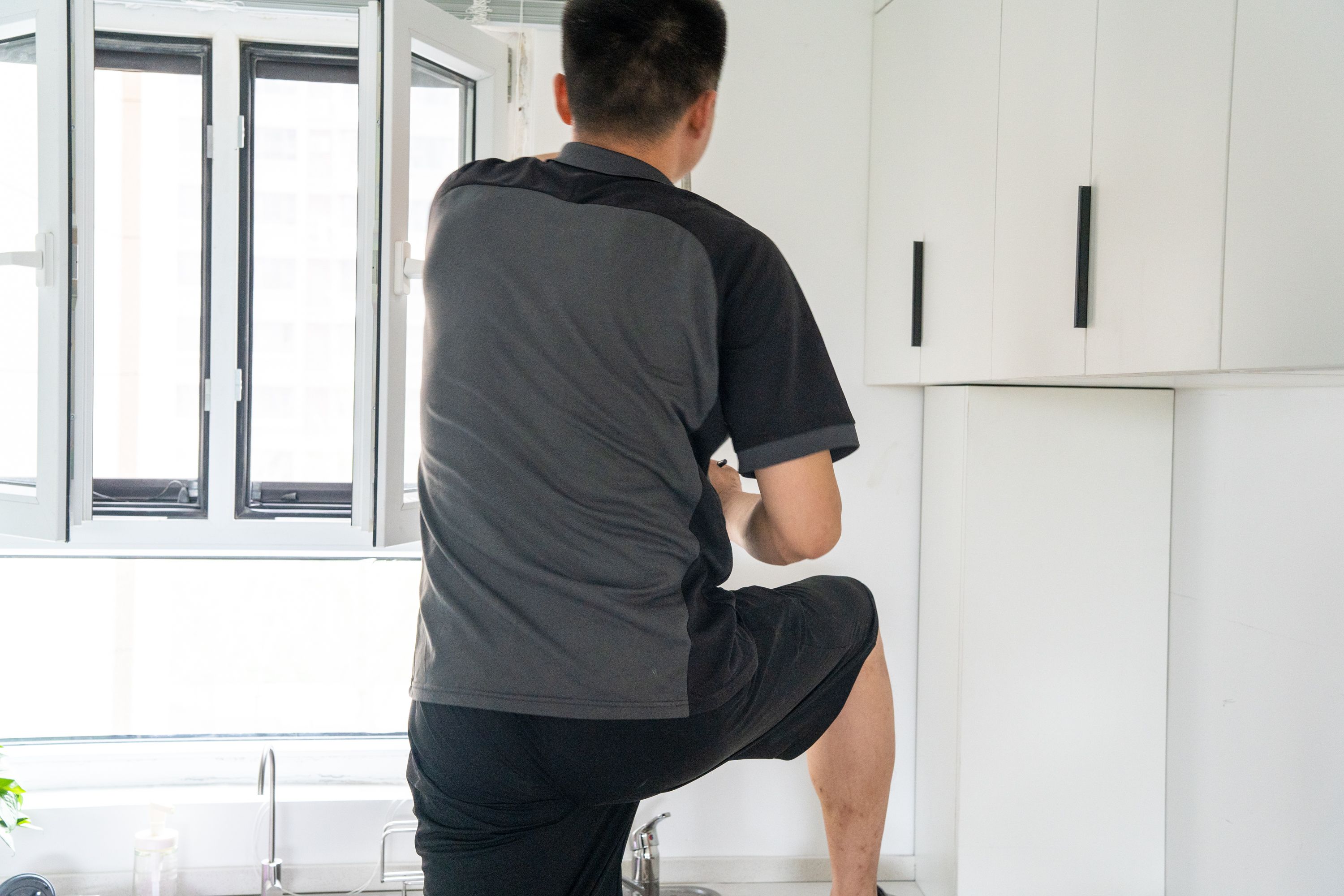 旧燃气热水器怎样安装新热水器,太阳能热水器和燃气热水器拆卸