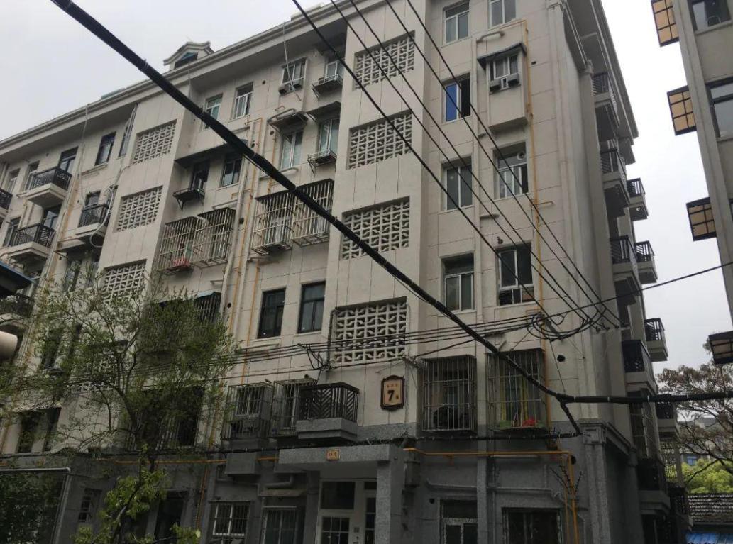 二手房交易房主不配合过户怎么办,二手房土地证过户需要原房主去吗