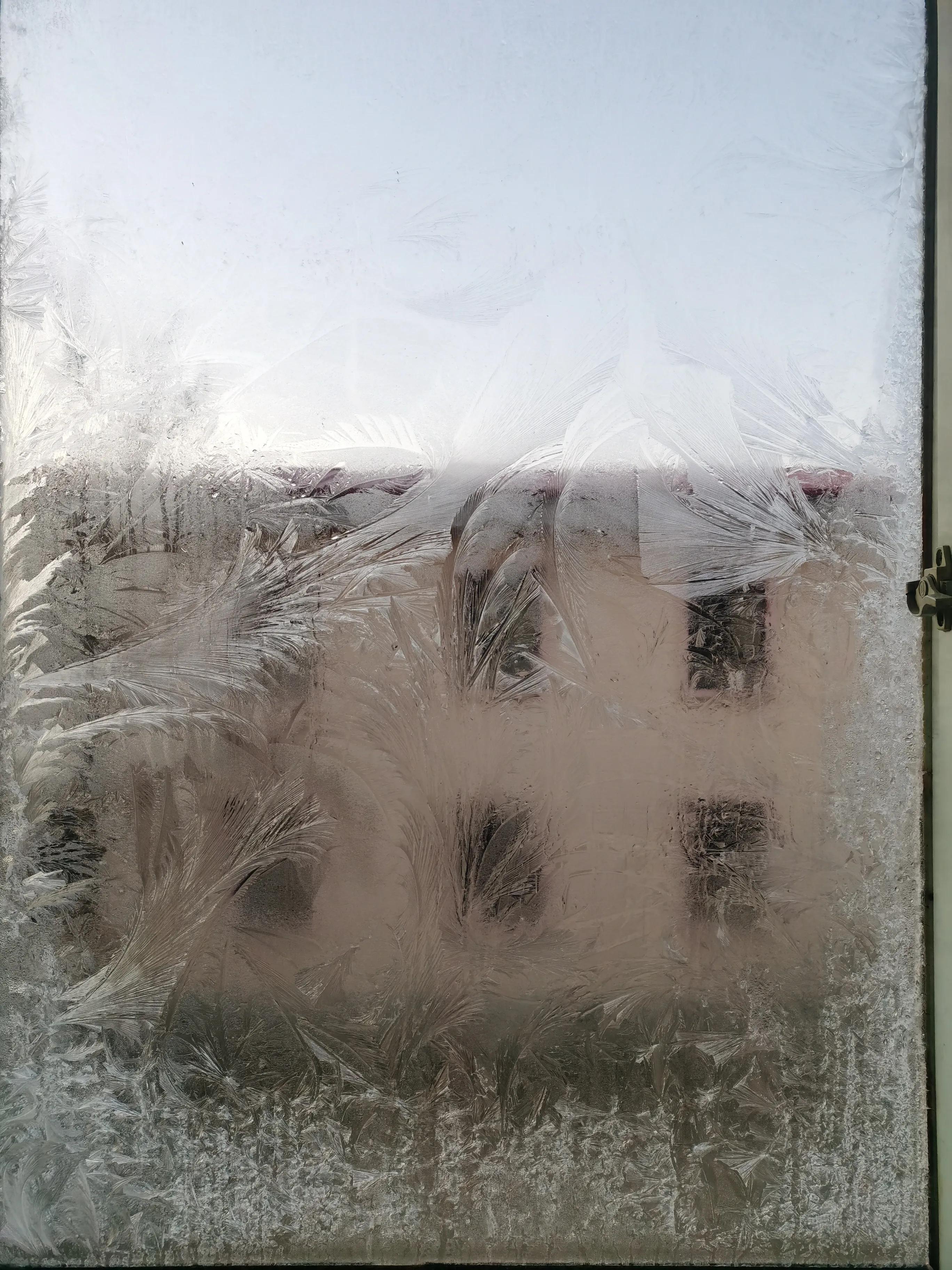 不用剪刀做出来的简单窗花,窗花有哪种常见制作方法