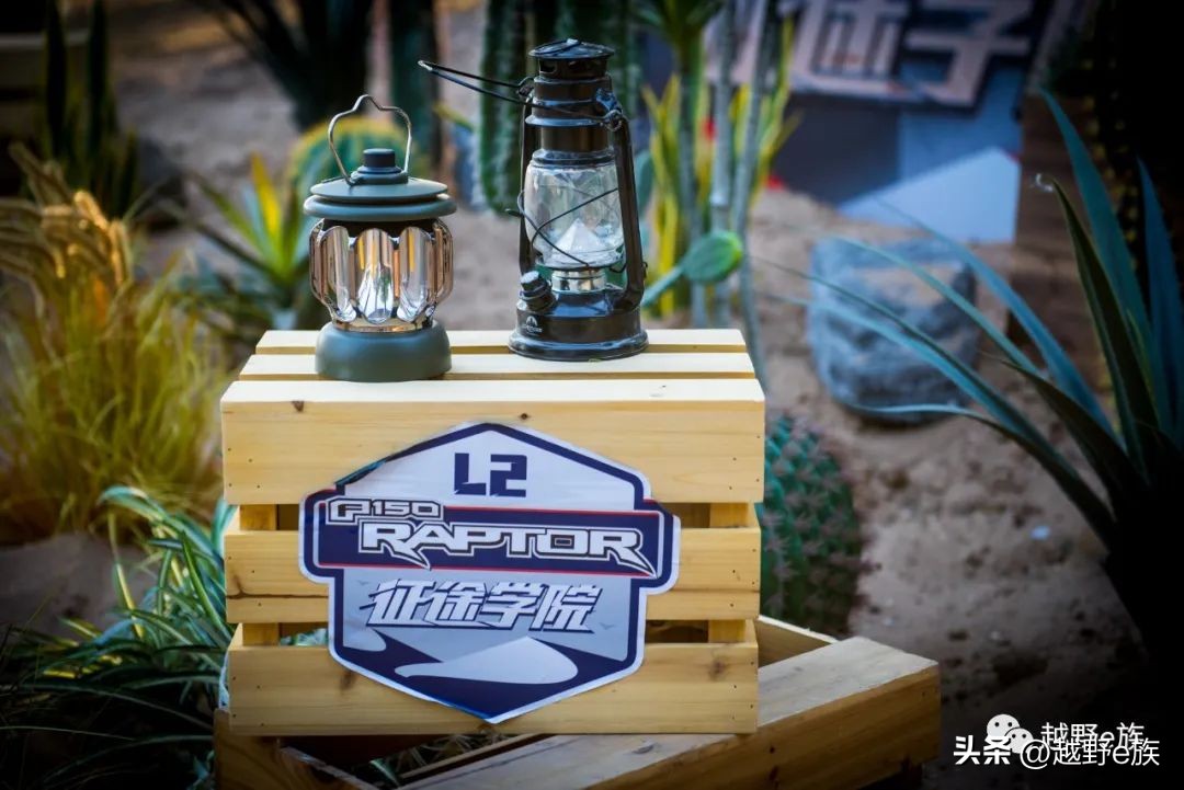 全新福特f-150猛禽最新消息曝光,第三代福特f-150猛禽依旧硬核