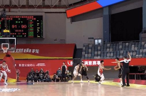 cba裁判名场面杨鸣挑战成功闫军,辽宁杨鸣输球后的表现