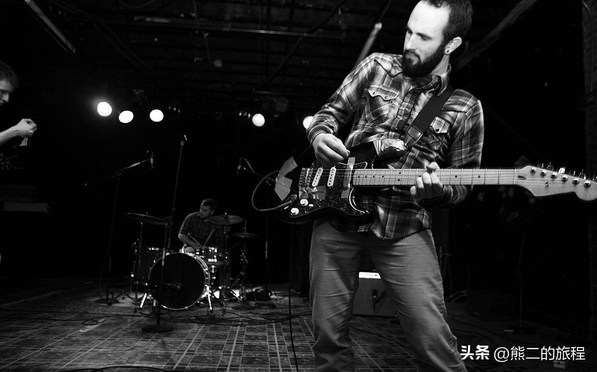 浅谈音乐对新时代发展的作用,论流行音乐对大学生的影响