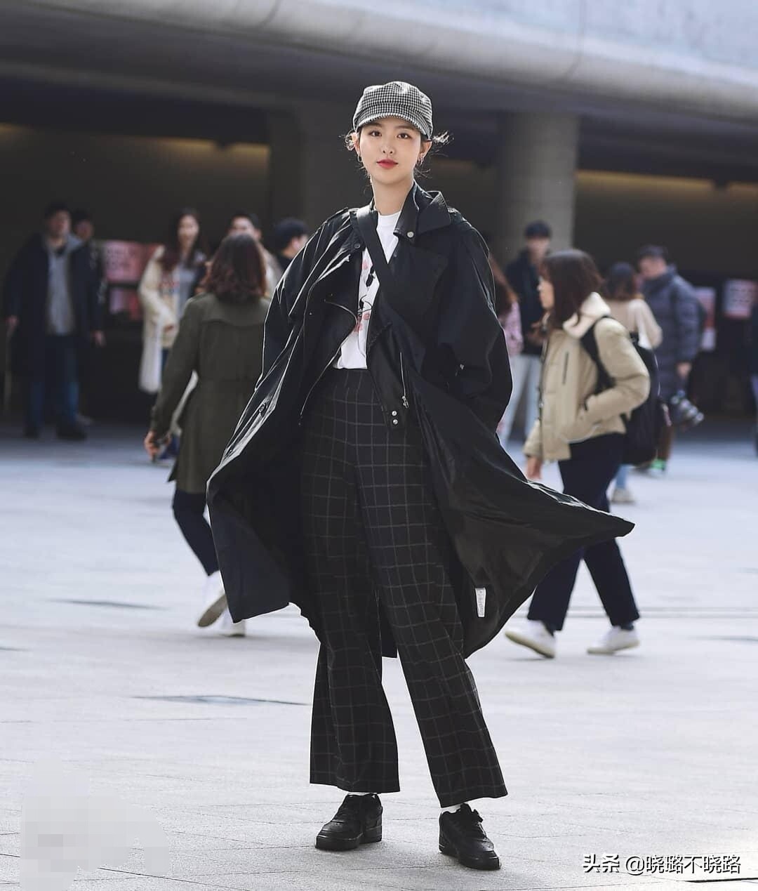 韩国街拍美女惊艳的穿搭,韩国女性高级感美女街拍