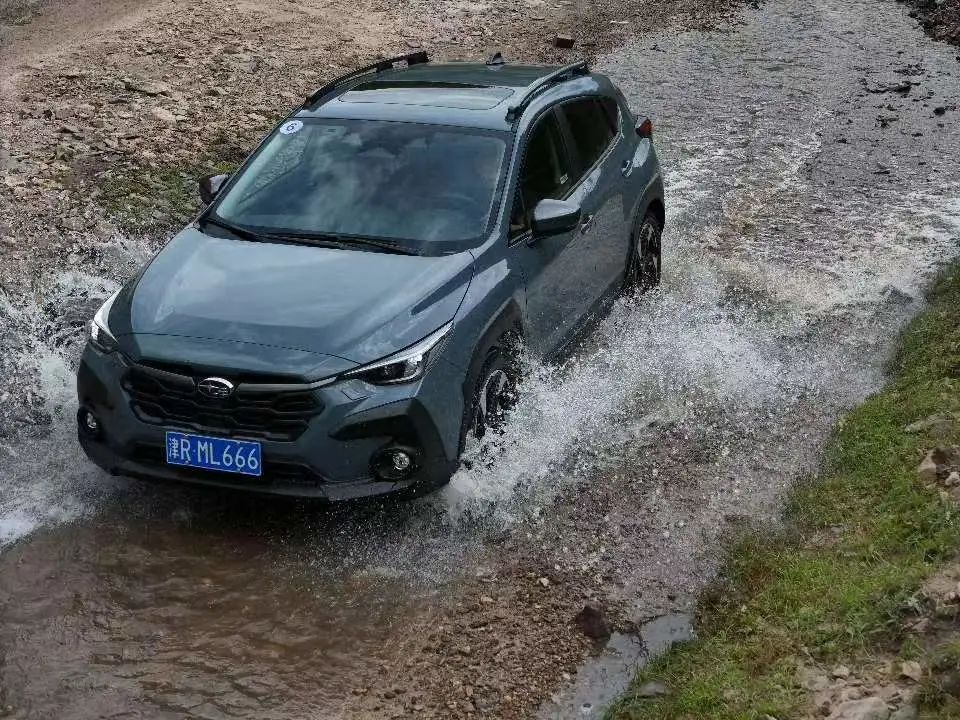 斯巴鲁crosstrek旭豹24款,斯巴鲁crosstrek旭豹对比森林人