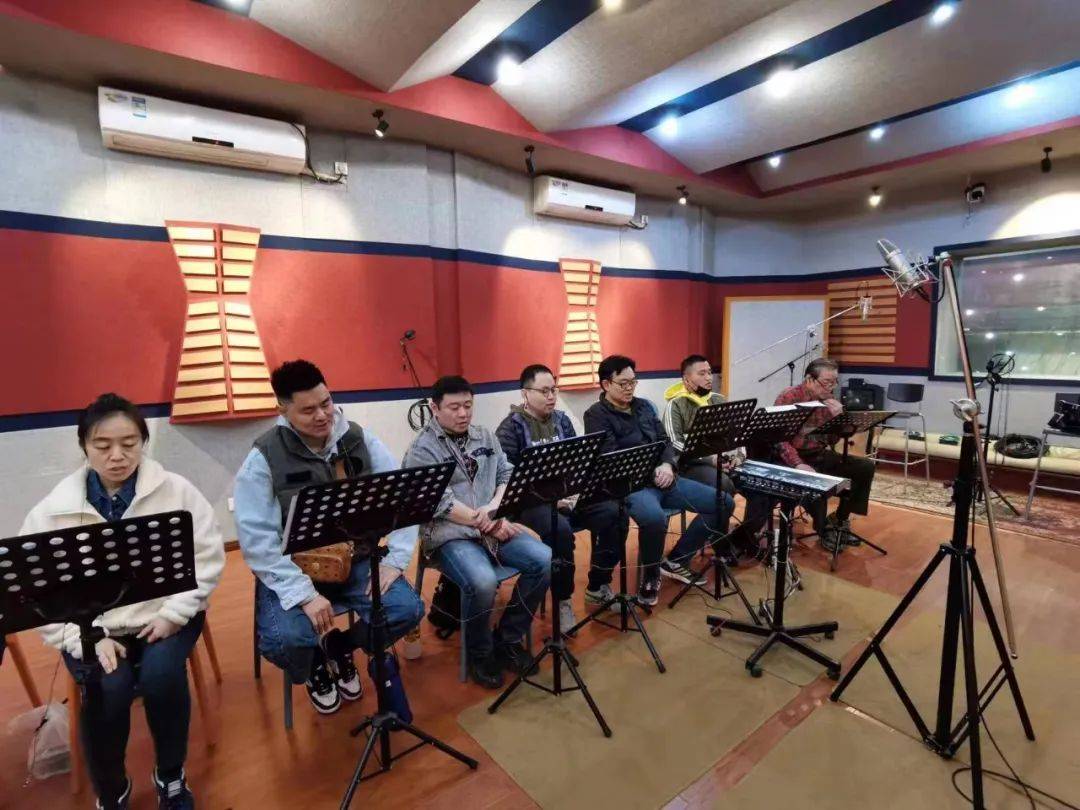 艺术|老艺术家文化志愿服务工程主题歌曲——《艺术家的奉献》创作录制完成