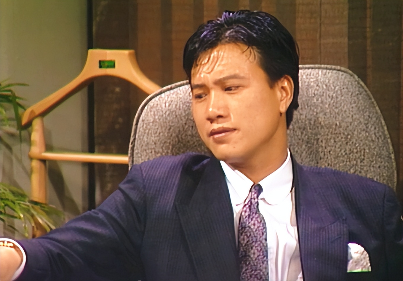 过气老戏骨窘况：农村走穴、直播捞金、情史混乱，晚节还值钱吗？