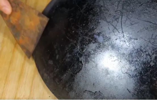 锅不管怎么洗都脏,锅不要了怎么处理扔掉