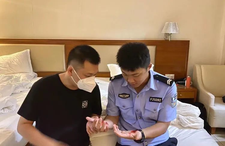 抗击疫情公安在行动福建,抗击疫情寒亭公安在一线