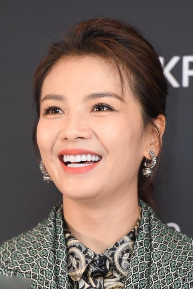 有颧骨的人怎么会显的好看,高颧骨是显老还是显年轻