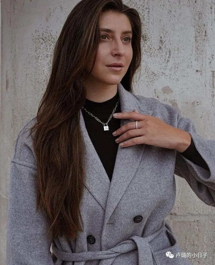 小个子穿大衣的长度到哪里最适合,小个子大衣应该穿到哪个位置合适