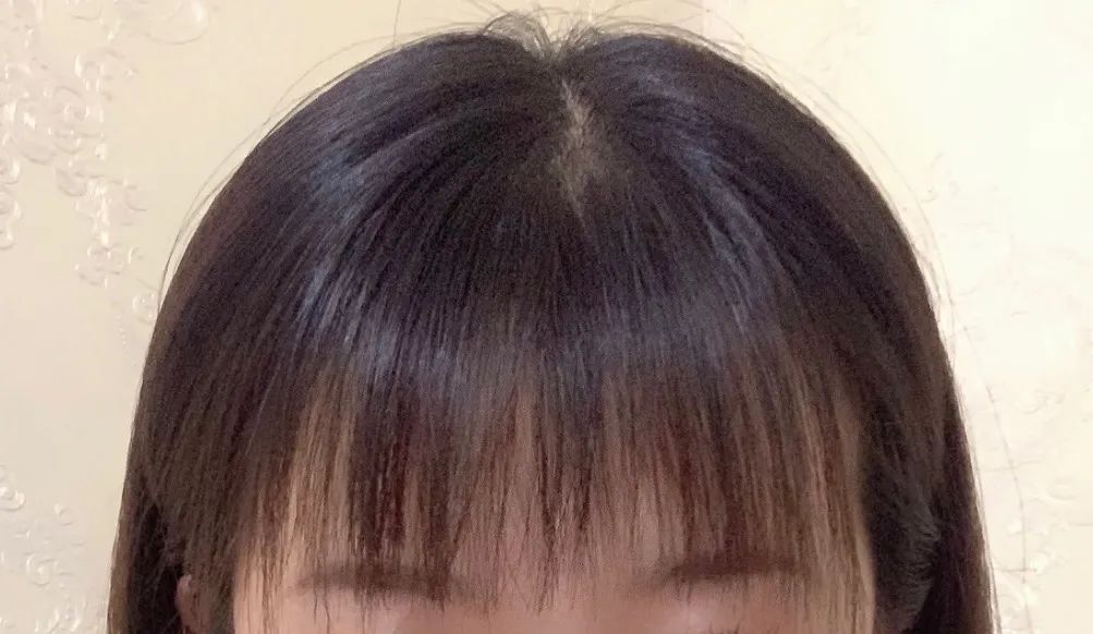 2021减龄最火发型齐刘海,减龄短发18岁