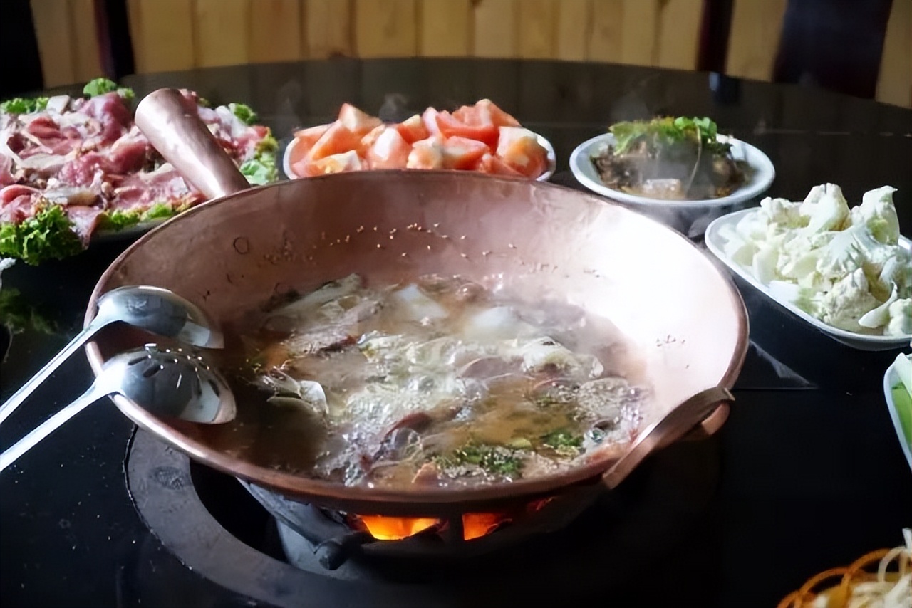 银杏谷泡温泉的地方,广东冬天赏银杏泡温泉