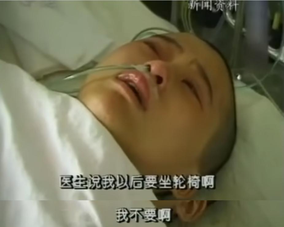 赵盼儿被逼下跪,爱情宝典里赵盼儿是清白之躯吗