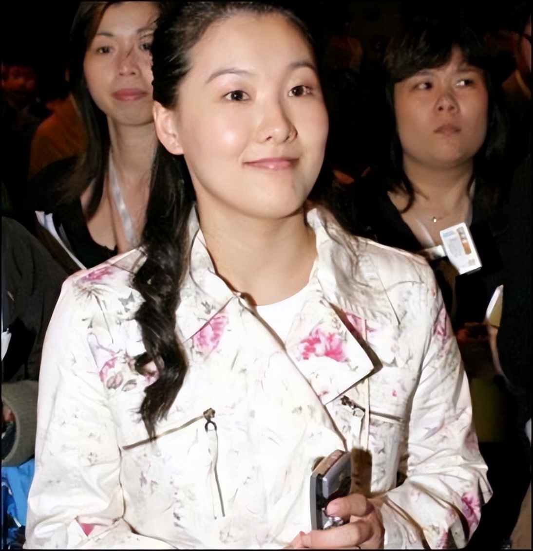 跳水女皇近况曝光,跳水王伏明霞净身出户