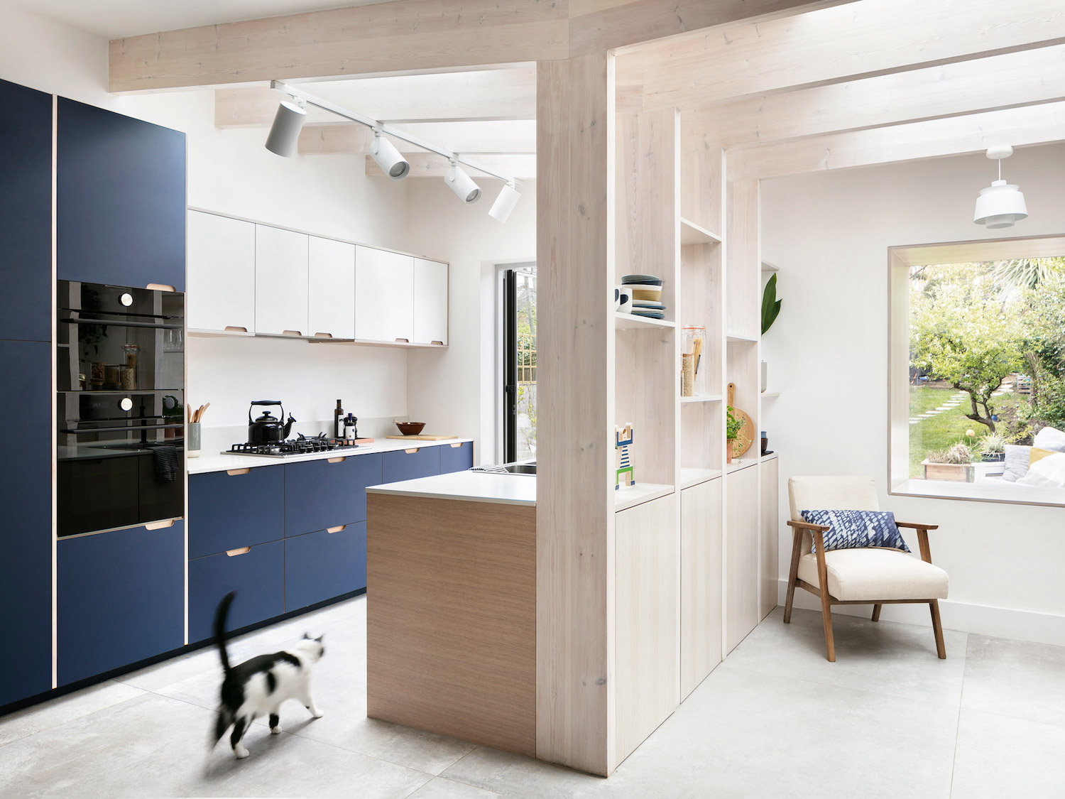 浼︽暒璞崕浣忓畢椤跺眰鍏瘬,浼︽暒鐜颁唬璞畢鍏瘬