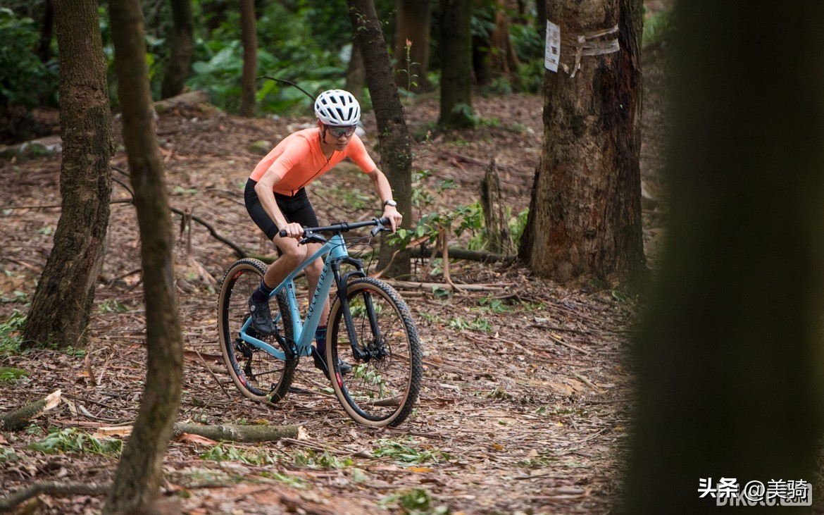 迪卡侬race900山地车测评,迪卡侬rockrider530山地车