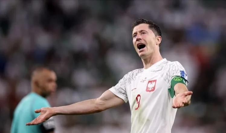 莱万破门沙特,波兰2-0沙特阿拉伯莱万的进球