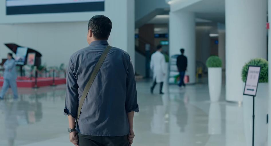 赵丽颖雷佳音白玉兰霸气片段,赵丽颖插兜名场面