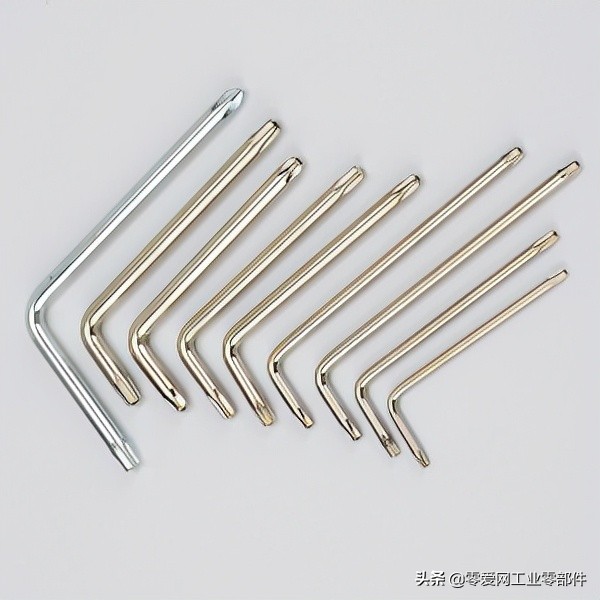 汽车挡泥板原装卡扣拆除图解,挡泥板卡扣能用通用卡扣吗