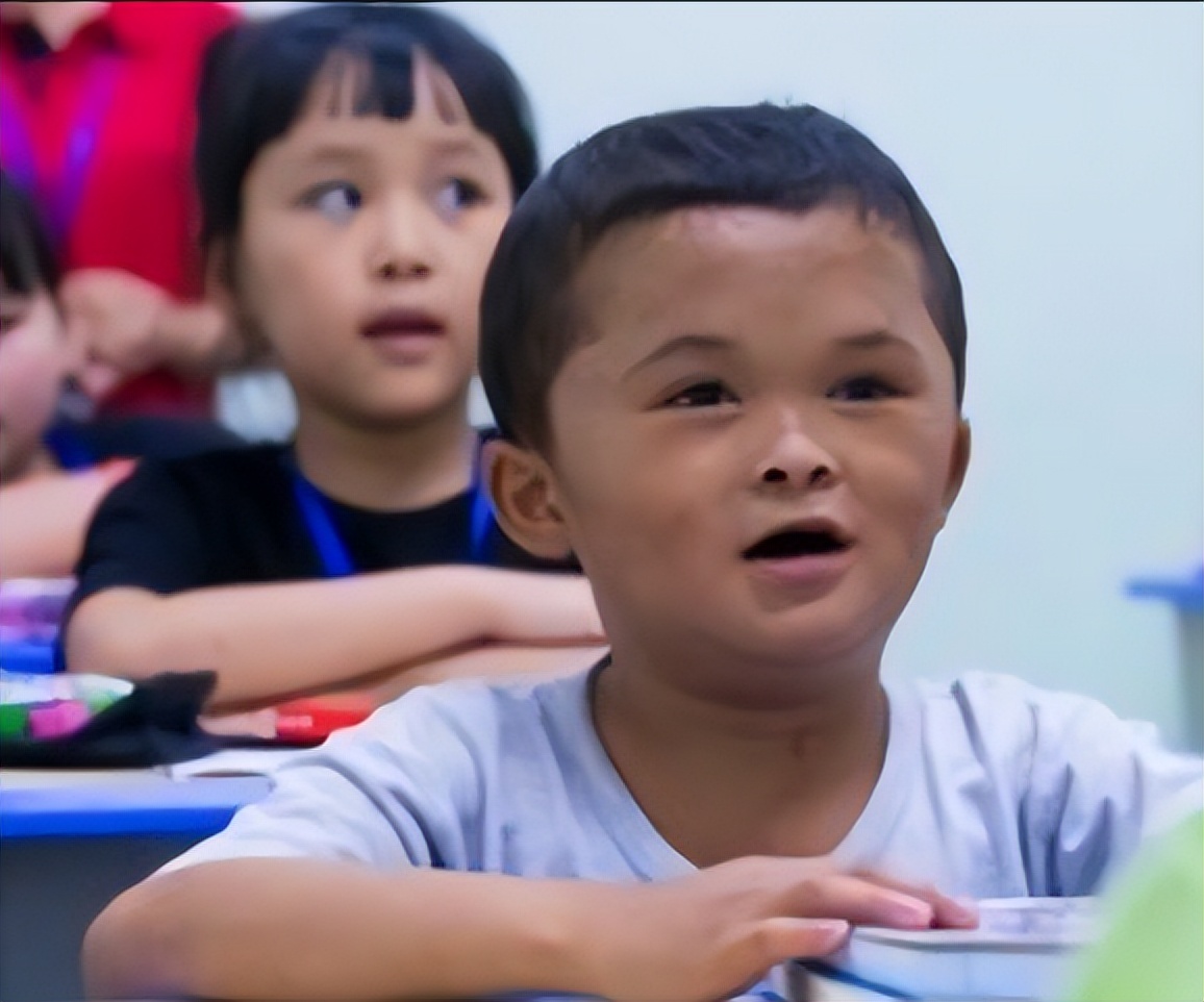 以前的小马云对比现在的小马云,小马云走红四年被抛弃