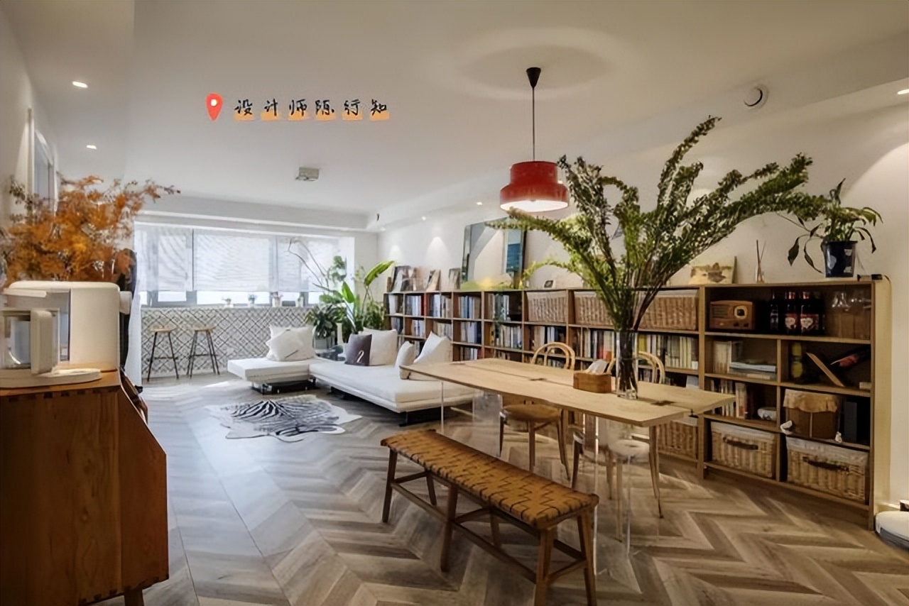 房子还没装修的客厅有必要装吗,再买房买精装房