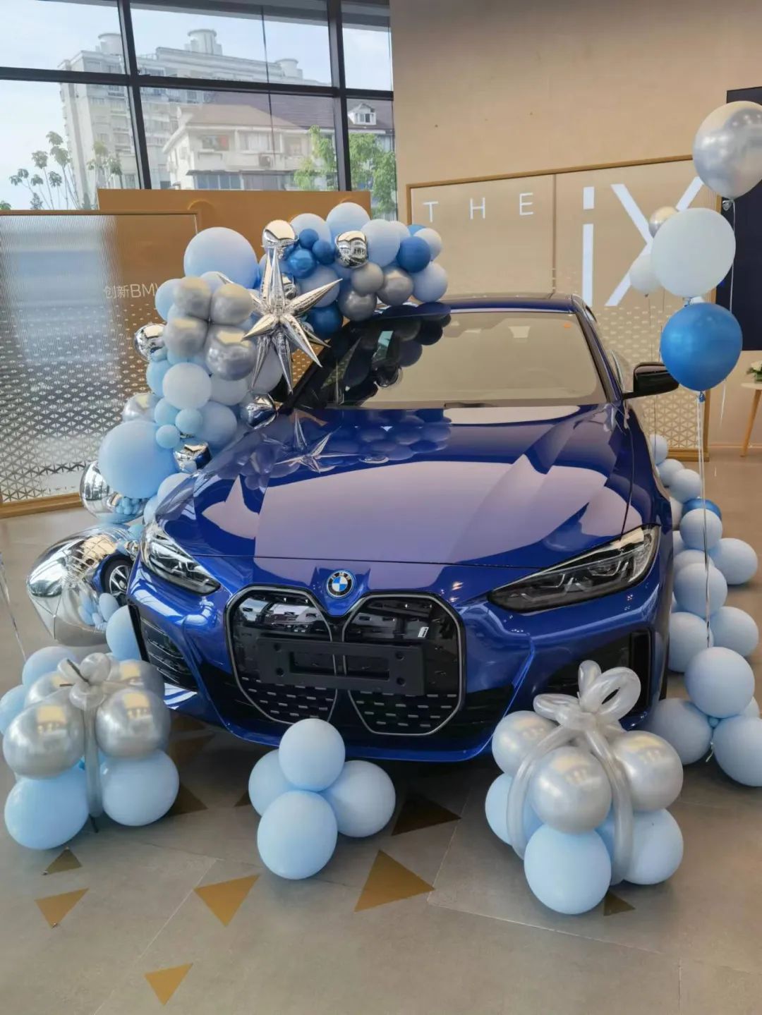 宝马电动车切换燃油车,从燃油车换到电动汽车