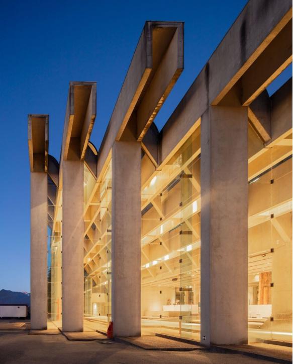 暑假哪里适合旅游买纪念品,去武汉回来带什么纪念品