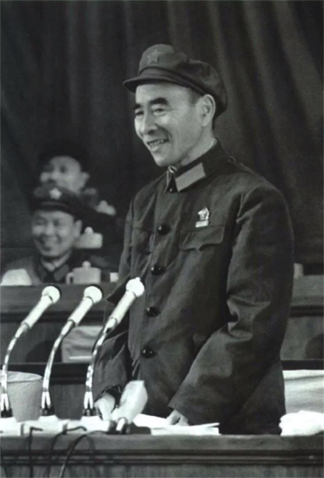 国军少校被俘后送去改造，高声大喊：我是902，获得*云陈**亲自接见