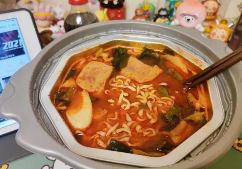 自嗨锅莫小仙自热米饭哪个好,自嗨锅莫小仙煲仔饭