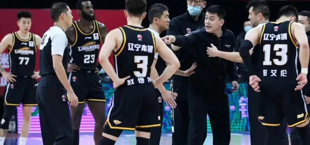 杨鸣cba被罚站起来,cba杨鸣被罚下场时间