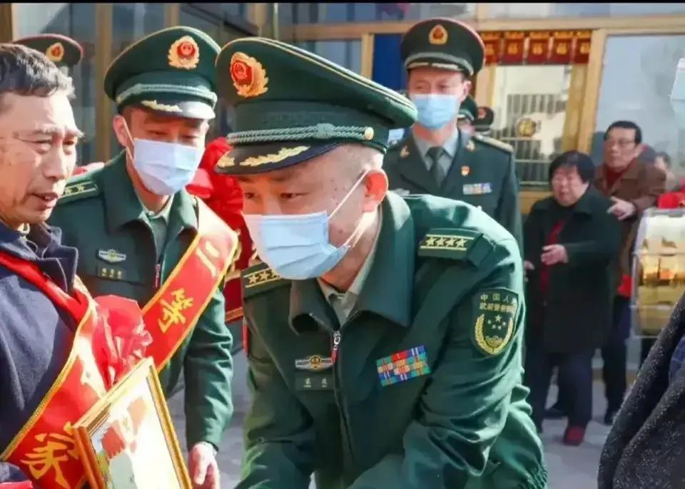 八一帽徽演变史,领章帽徽演变史