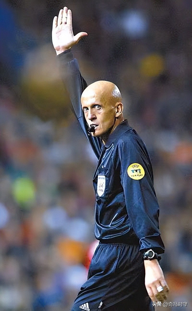 光头裁判科里纳经典视频,卡塔尔世界杯光头裁判